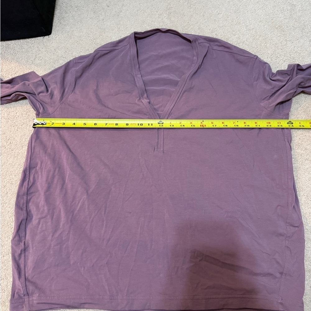 Lululemon back in action long sleeve shirt size 10 vvvguc - Picture 3 of 4
